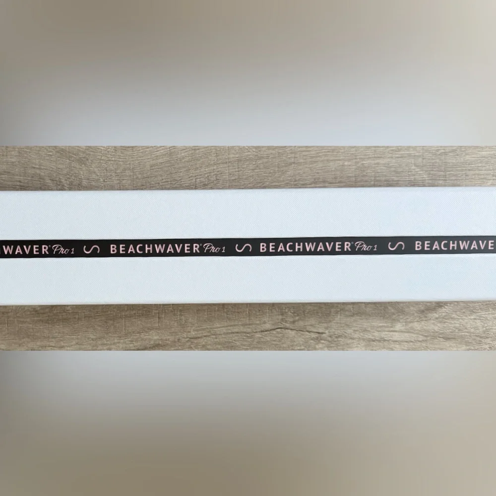 The Beachwaver Co. Pro 1 Curling Iron - Black and White - Picture 4 of 6